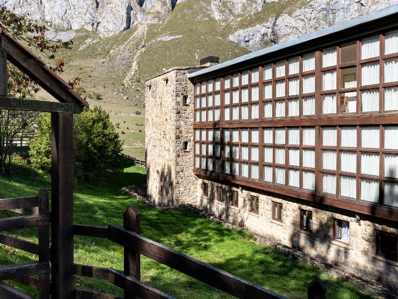 Parador de Fuente De image