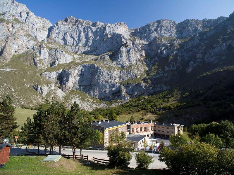 Parador de Fuente De image