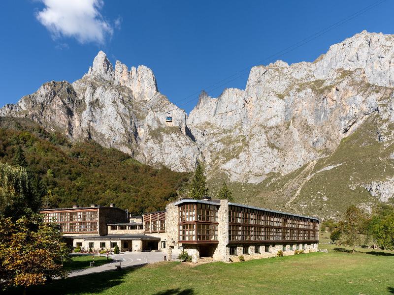 Parador de Fuente De image