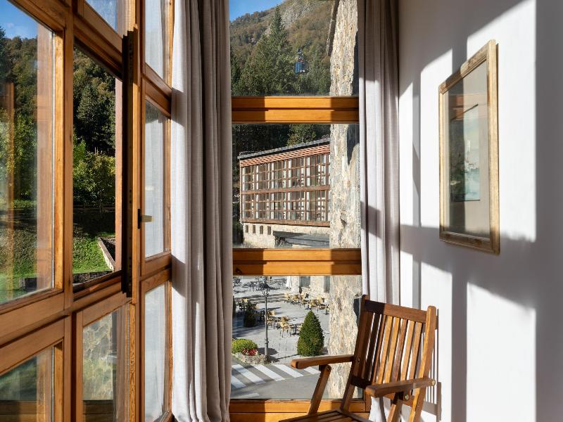 Parador de Fuente De image