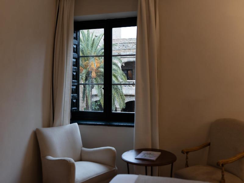 Parador de Jarandilla de la Vera image