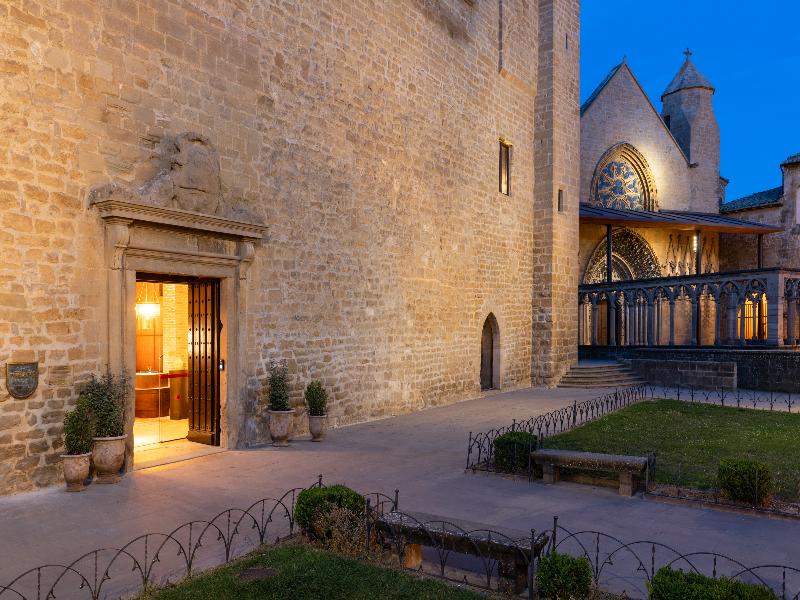 Parador de Olite image