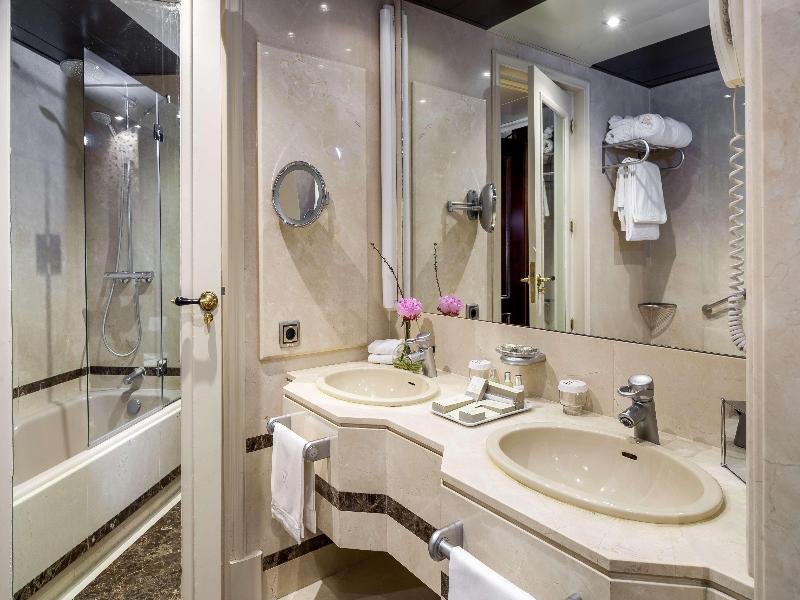 Wellington Hotel & Spa Madrid image