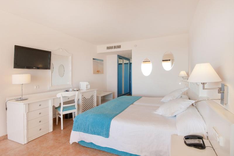 Iberostar Waves Playa Gaviotas image