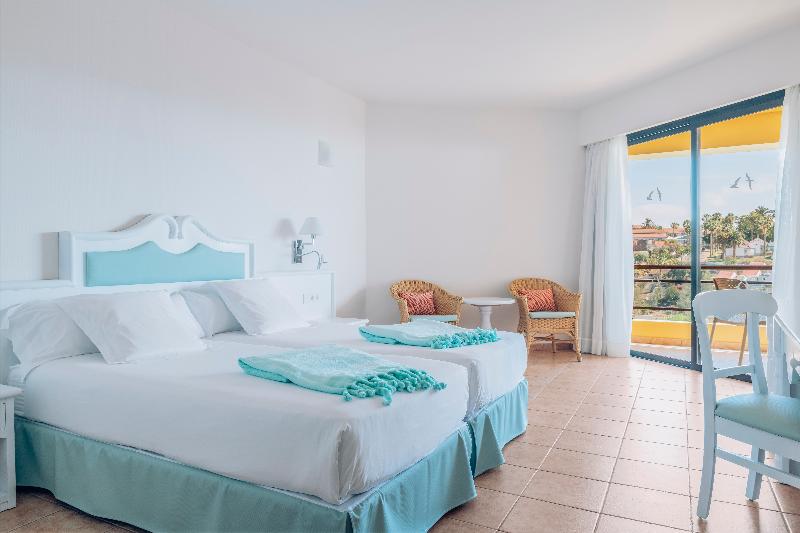 Iberostar Waves Playa Gaviotas image