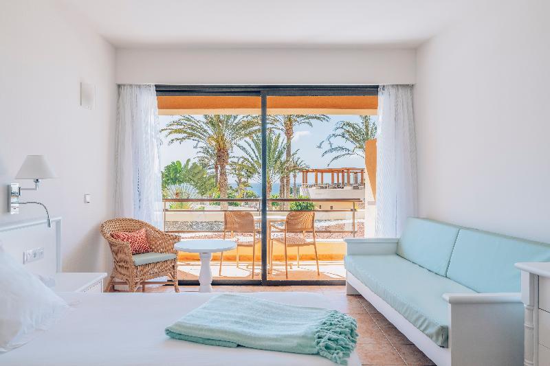 Iberostar Waves Playa Gaviotas image