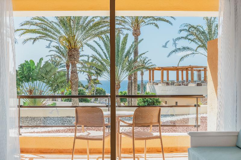 Iberostar Waves Playa Gaviotas image