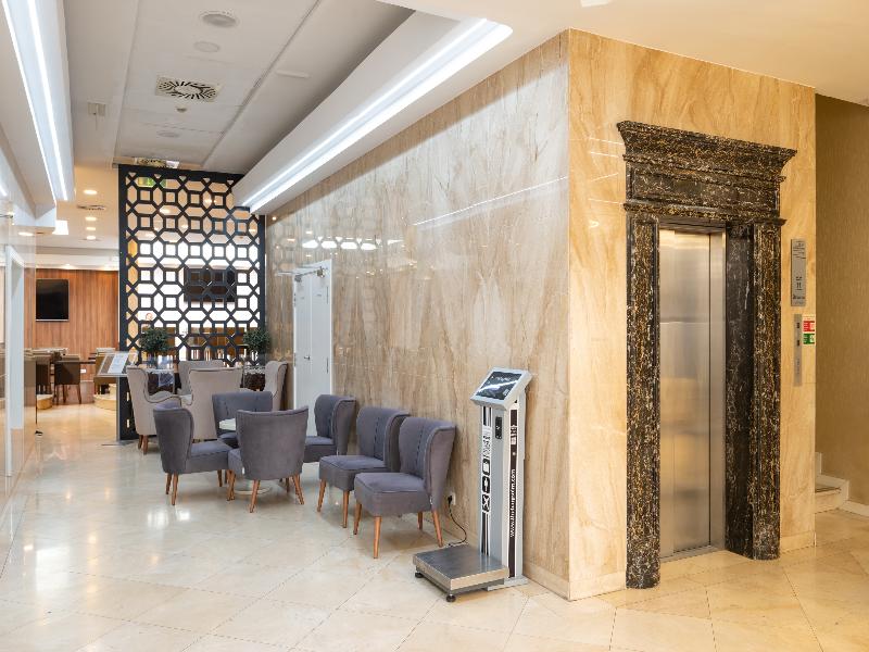 Masa Hotel Almirante image