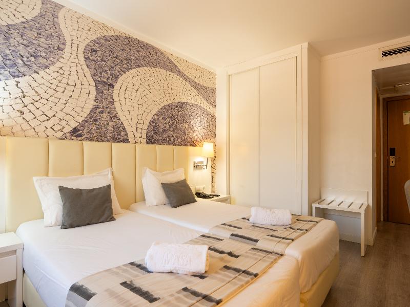 Masa Hotel Almirante image