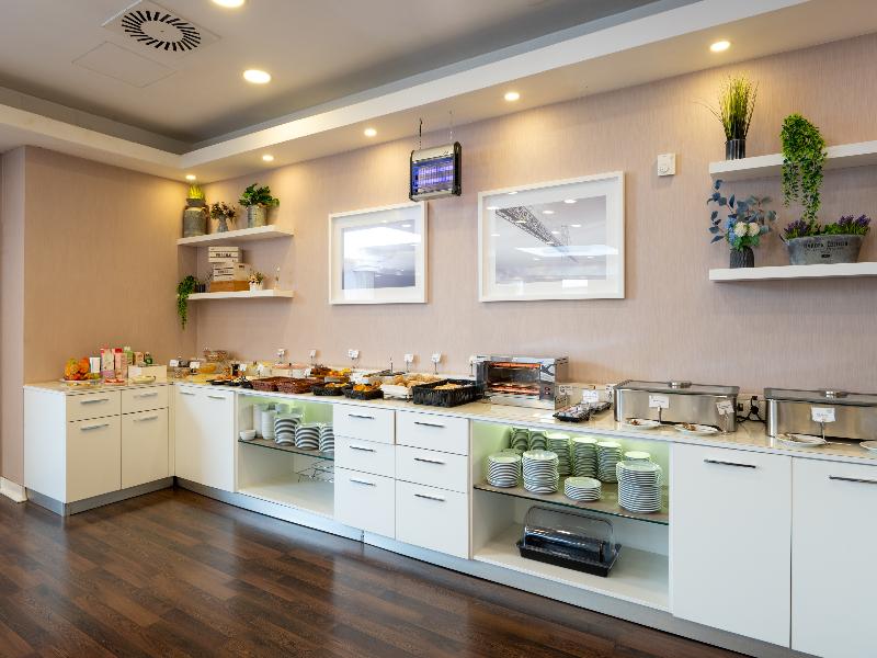 Masa Hotel Almirante image
