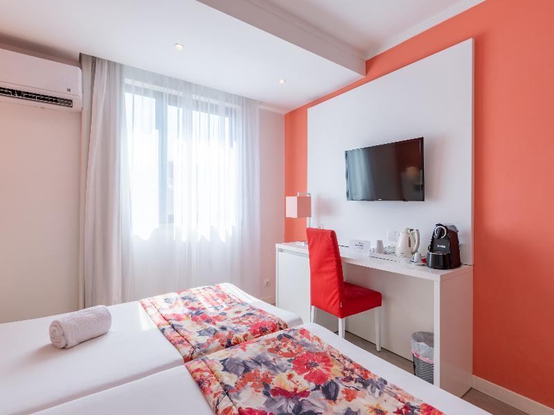 Masa Hotel Almirante image