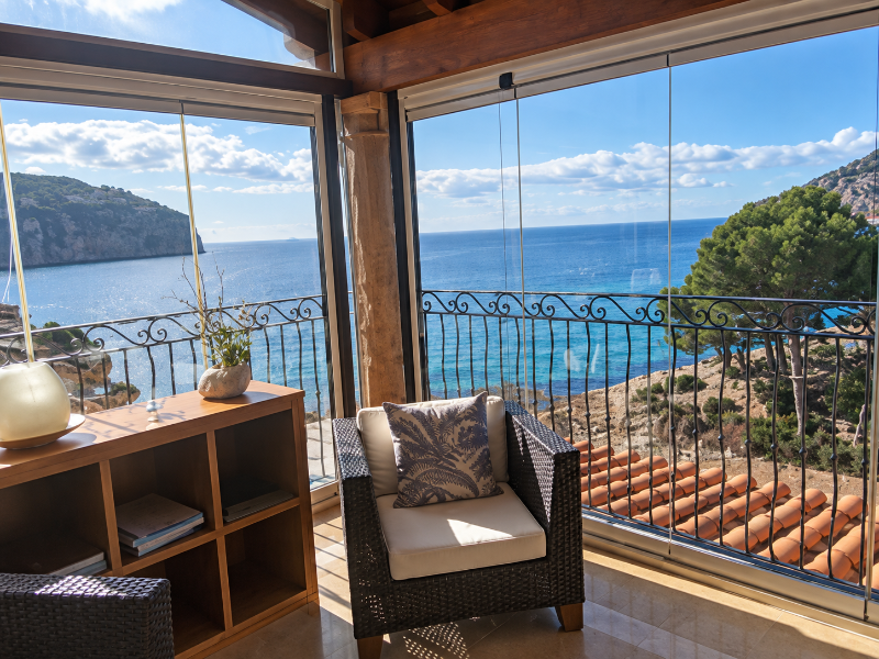 Cabau Bahia Camp de Mar Suites