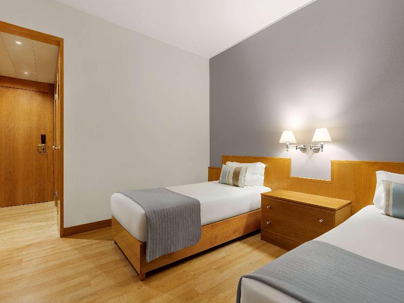 TRYP Montijo Parque Hotel image
