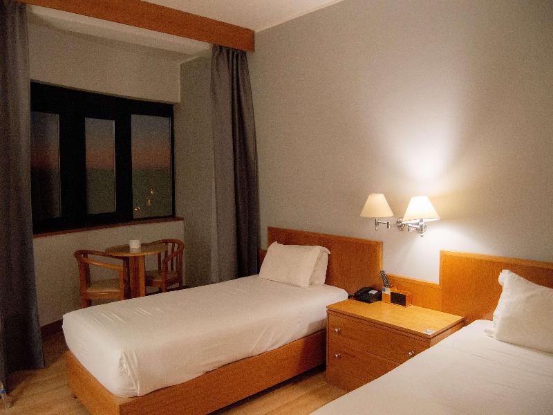 TRYP Montijo Parque Hotel image