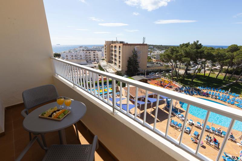 Invisa Hotel Ereso image