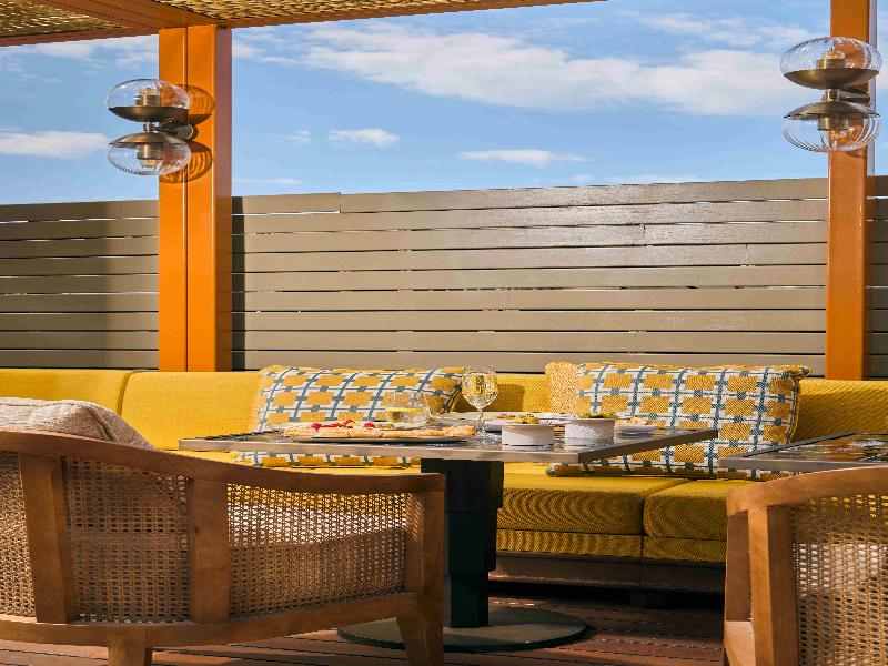 Hotel EspaNa Ocean Drive image