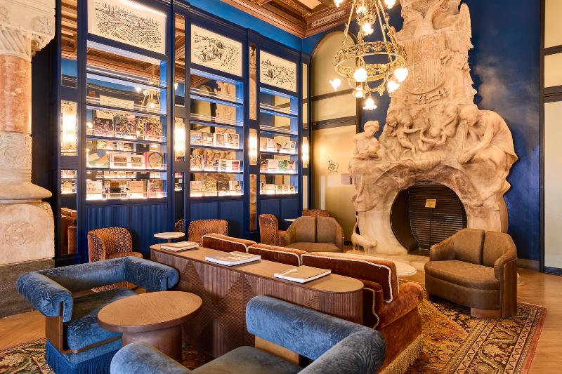 España Ocean Drive Newly Renovated image