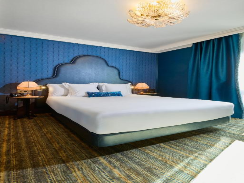 España Ocean Drive Newly Renovated image