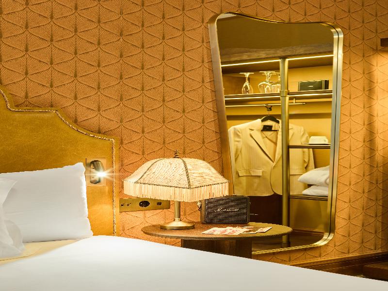 Hotel EspaNa Ocean Drive image