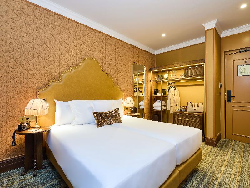 Hotel EspaNa Ocean Drive image