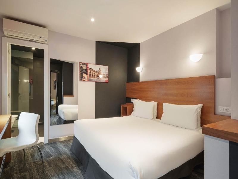 Exe Hotel El Magistral image