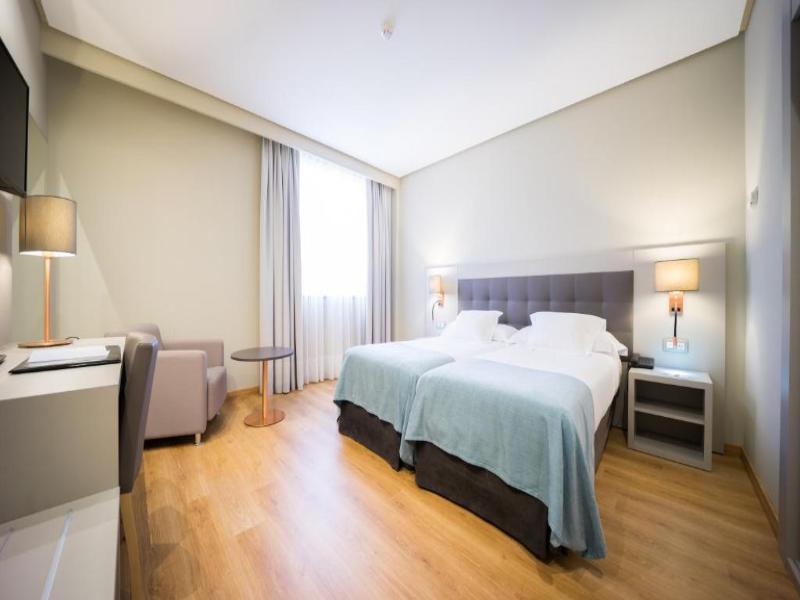 Hotel Carlton Rioja image