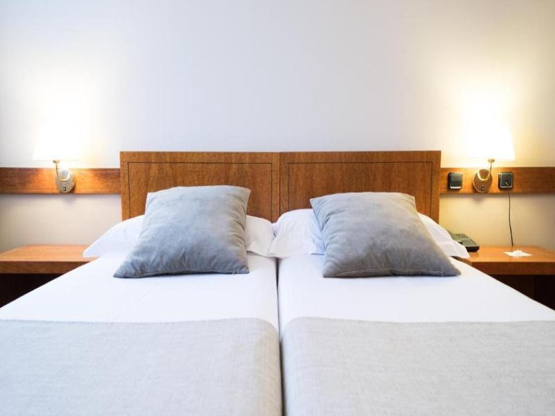 Hotel Carlton Rioja image