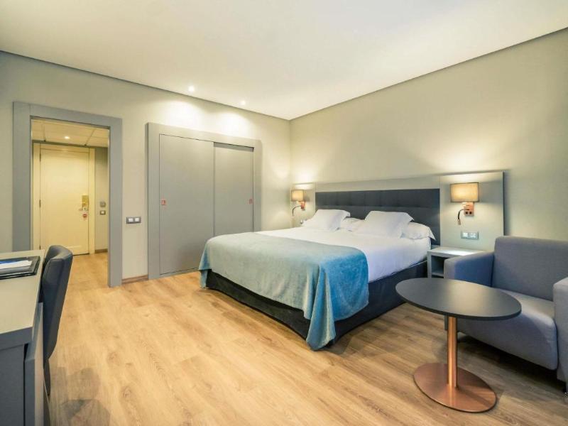 Hotel Carlton Rioja image