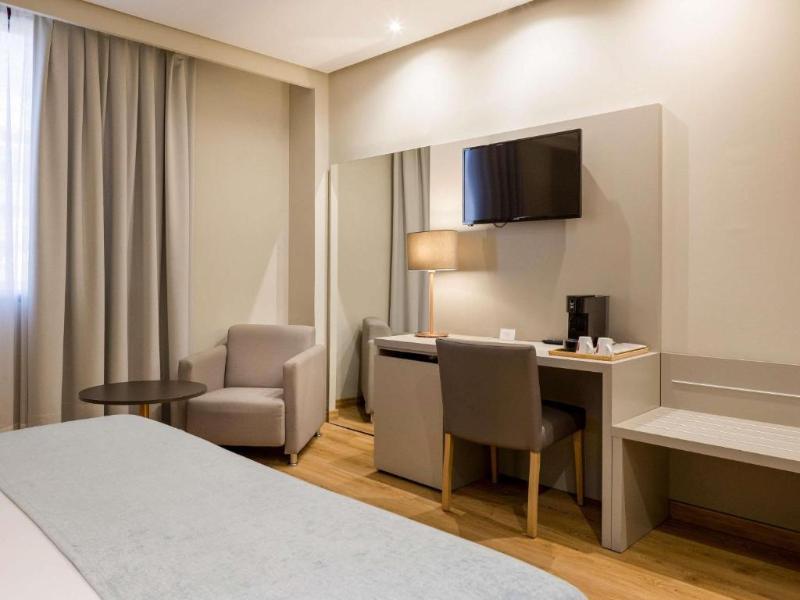 Hotel Carlton Rioja image
