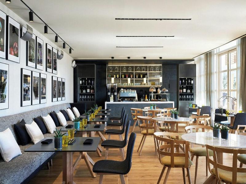 Hotel Arts image
