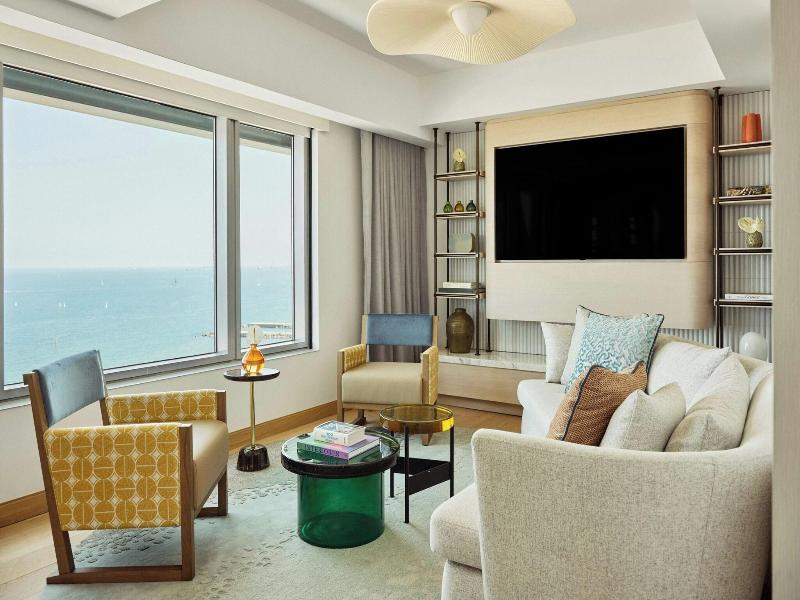 Hotel Arts image
