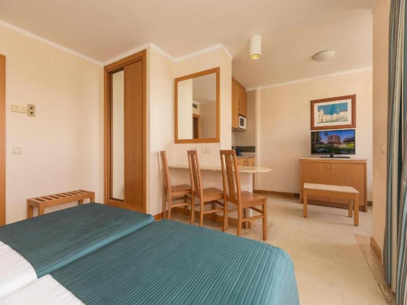 Interpass Vauhotel Apartamentos image