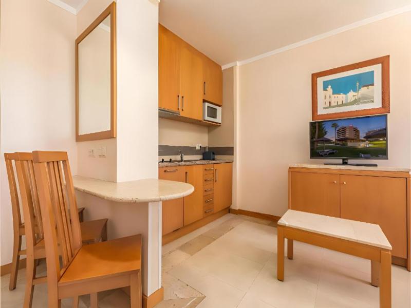 Interpass Vauhotel Apartamentos image