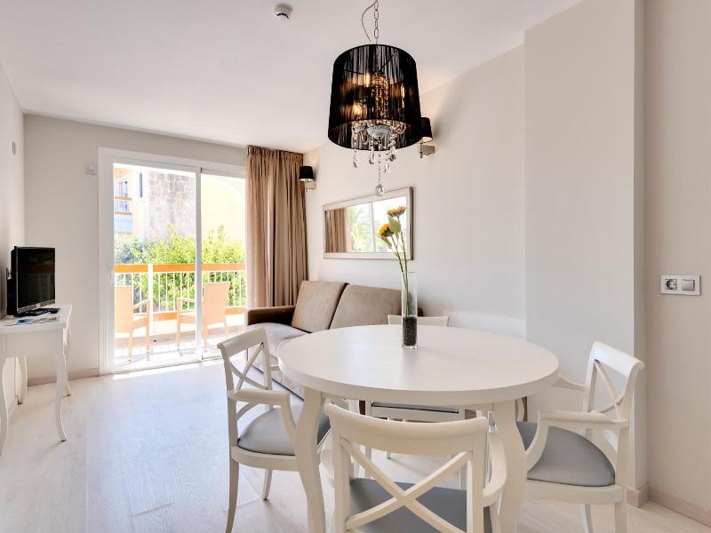 Alcudia Garden image