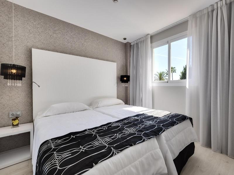 Alcudia Garden image
