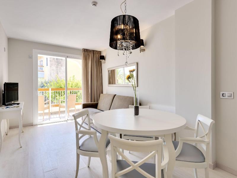 Alcudia Garden image