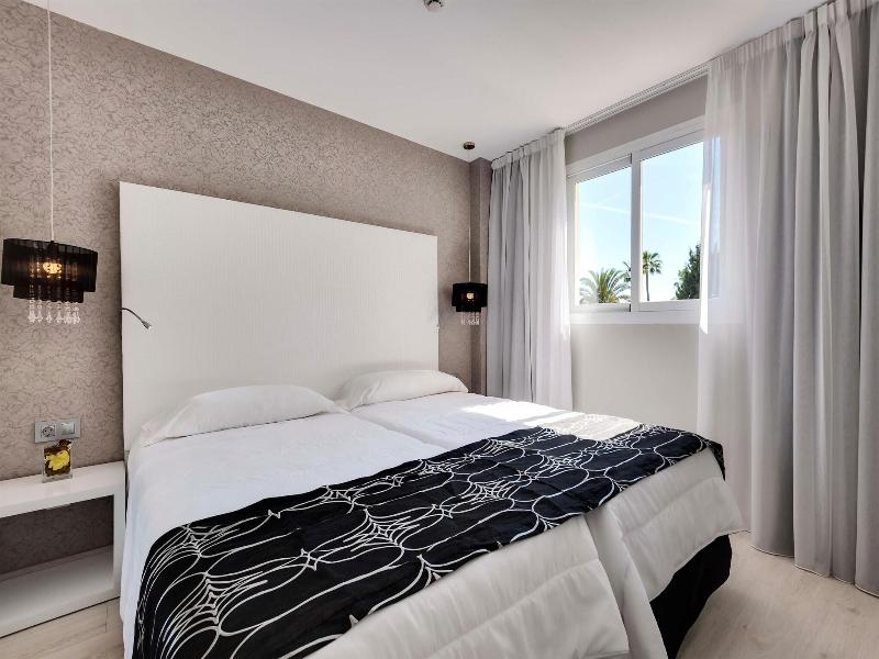 Alcudia Garden image