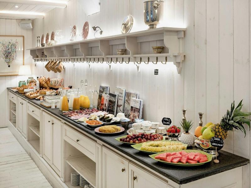 AC Barcelona Victoria Suites image