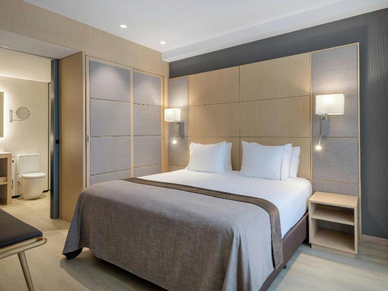 AC Barcelona Victoria Suites image