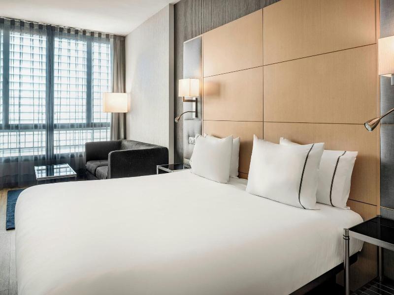 AC Barcelona Victoria Suites image