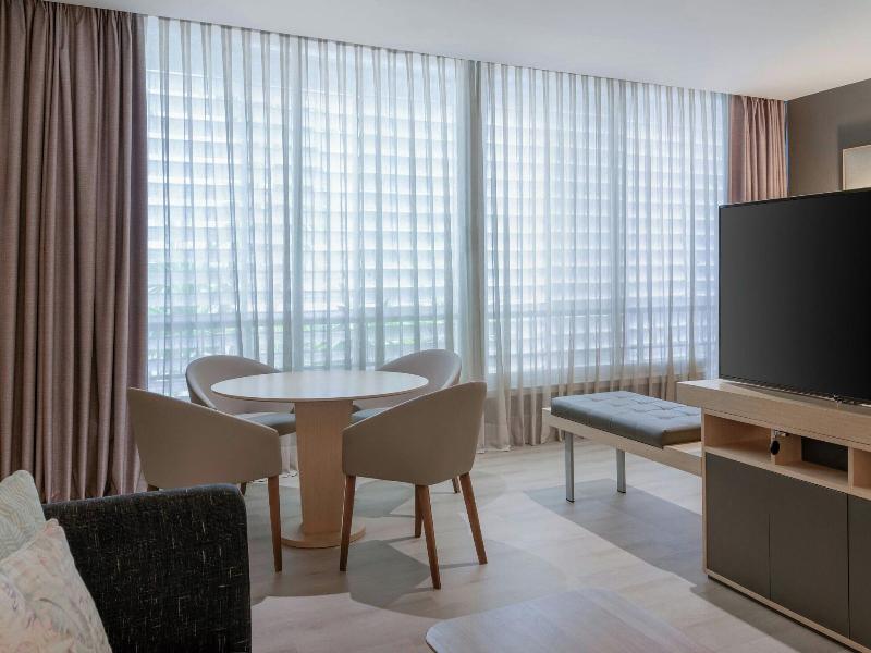 AC Barcelona Victoria Suites image