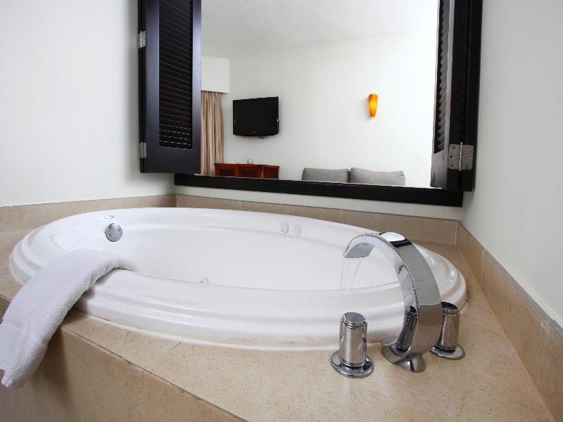 Sandos Caracol Nature Resort & Water Park All Incl image