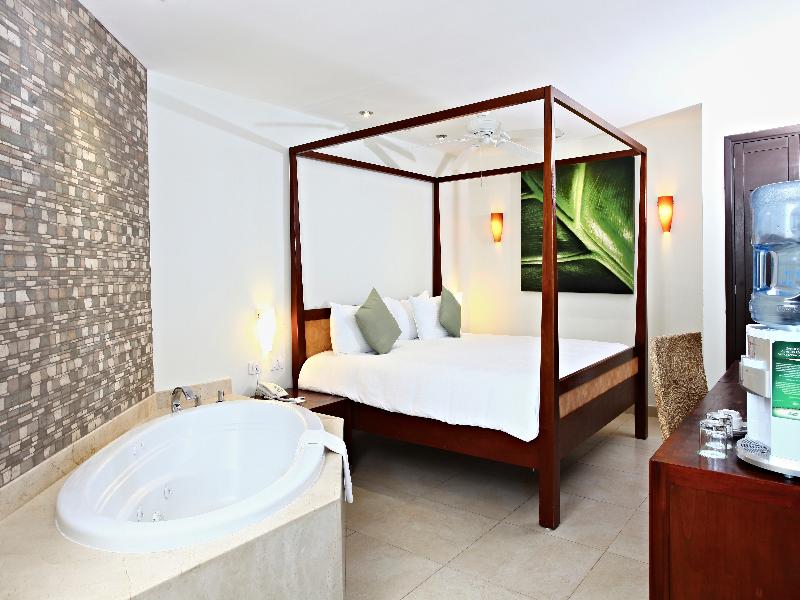 Sandos Caracol Nature Resort & Water Park All Incl image