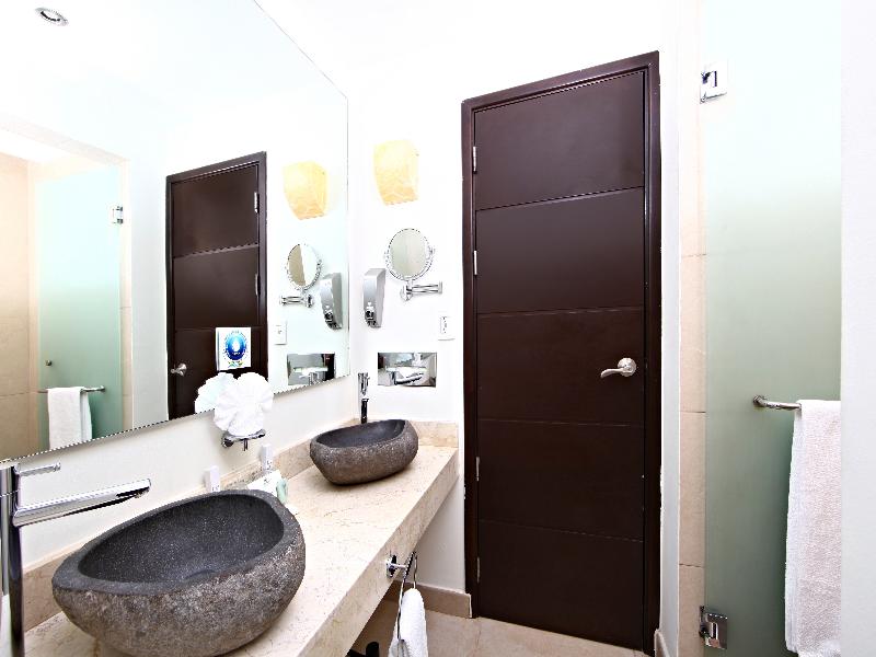 Sandos Caracol Nature Resort & Water Park All Incl image