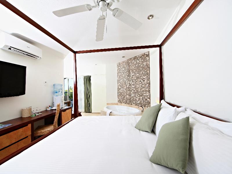 Sandos Caracol Nature Resort & Water Park All Incl image