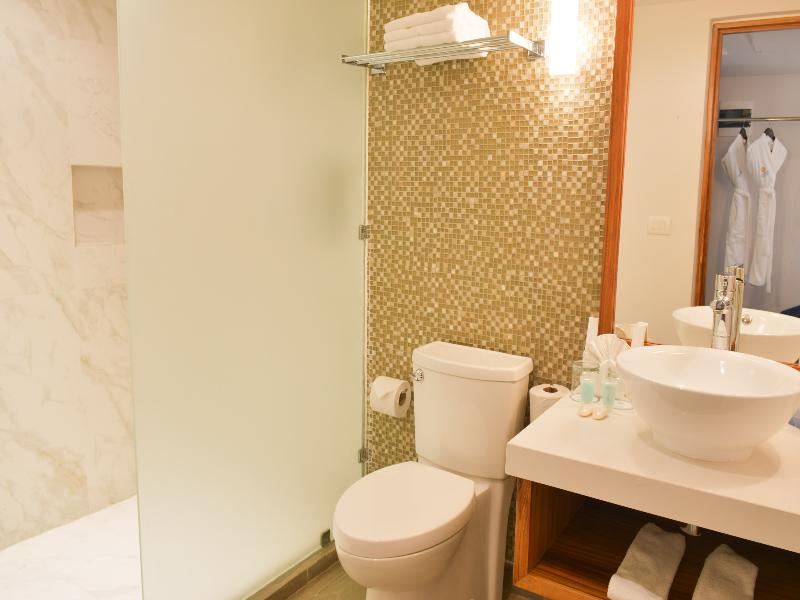 Sandos Caracol Nature Resort & Water Park All Incl image