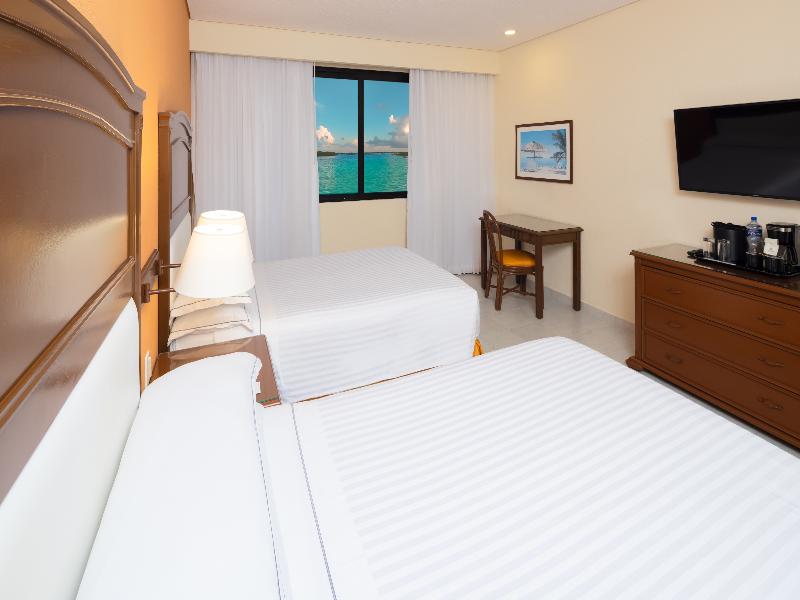 Occidental Tucancun image