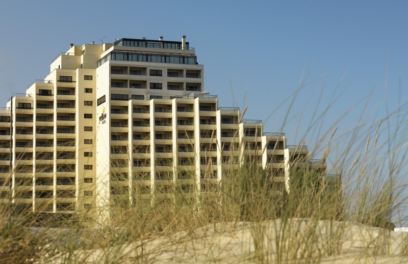 Photo of [subject] Yellow Praia Monte Gordo Hotel