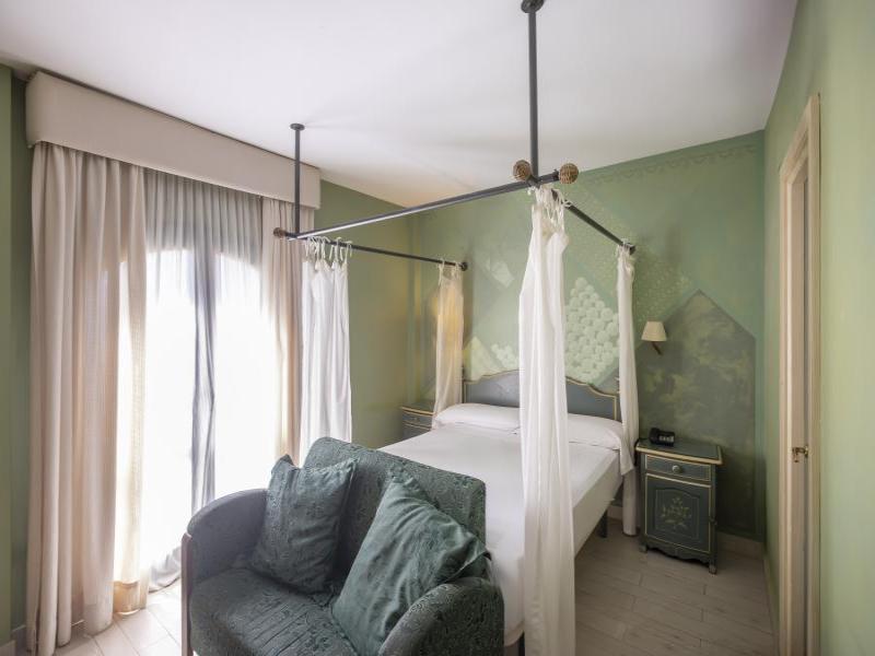 Soho Boutique Vistahermosa image