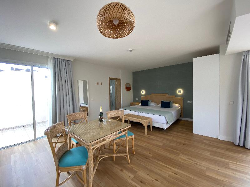 Hotel Esmeralda Maris by LIVVO image